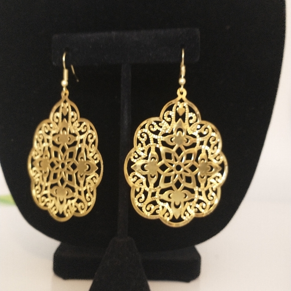 Earrings - Picture 6 of 6